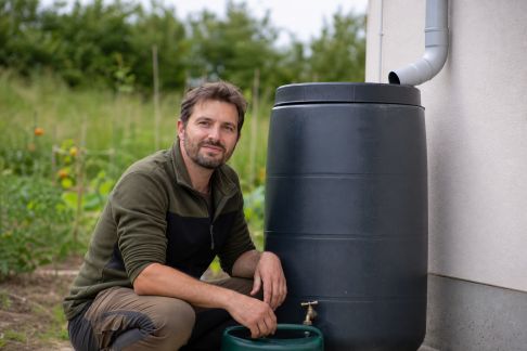 Rencontre avec un expert en récupération d’eau de pluie pour le potager
